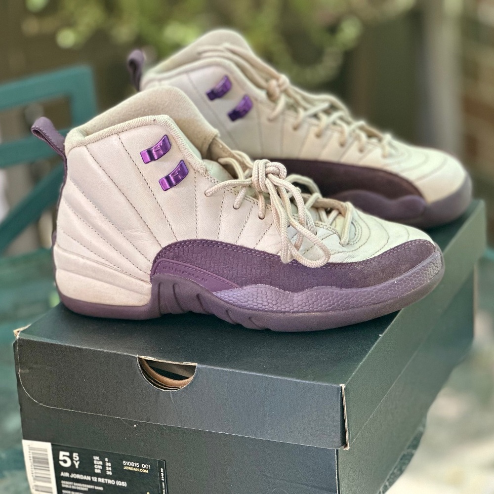 Air Jordan 12 Retro (GS) - US 5.5Y EUR 38